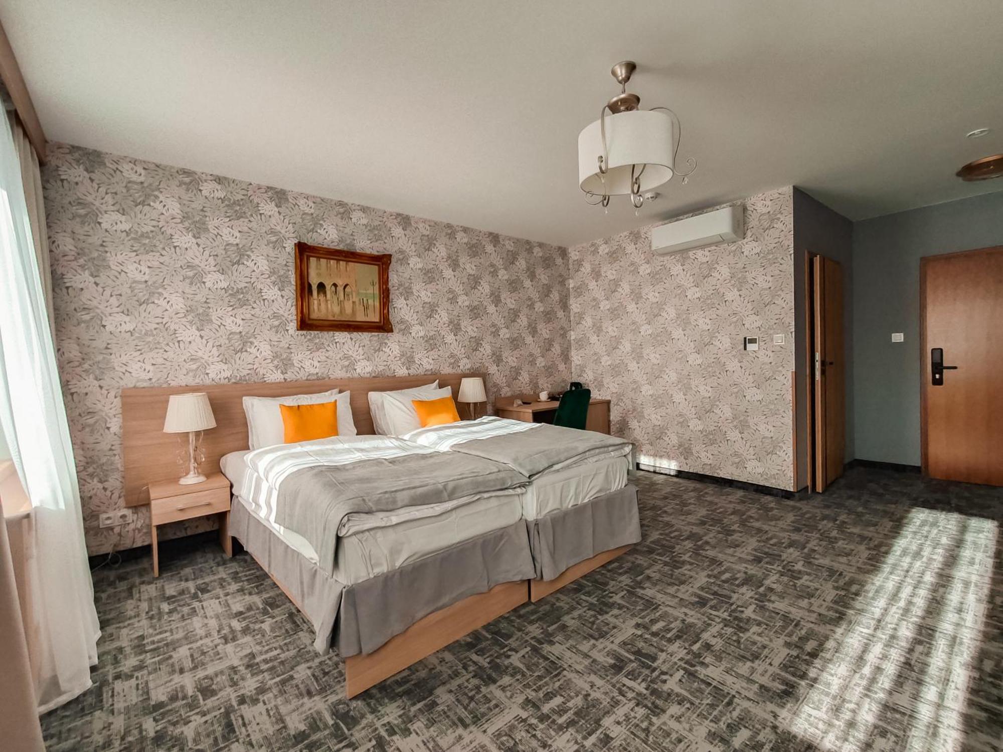 Sztuka Smaku - Restauracja I Hotelik Świdnica Exteriör bild